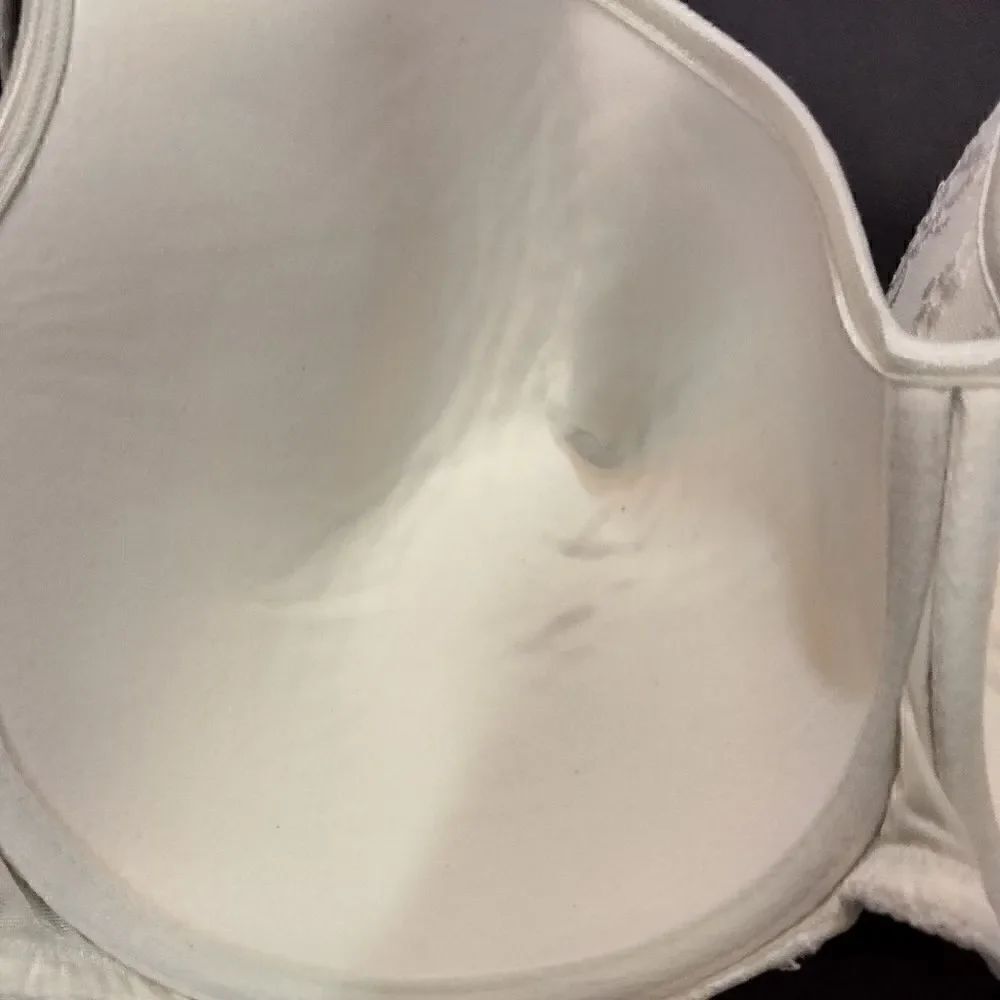 Cacique Plus Sized Bra - Picture 6 of 7